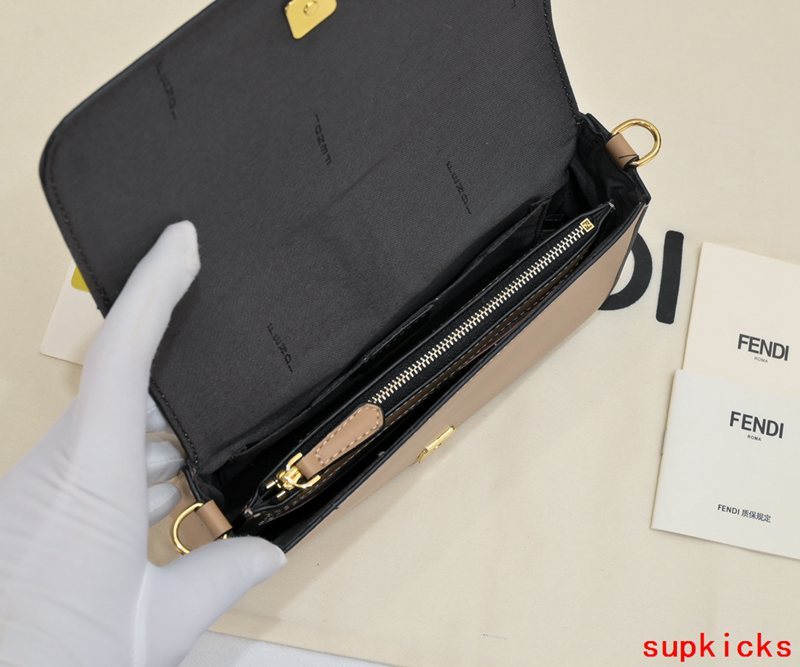 COZY BAGS - Mix Wallets - 549