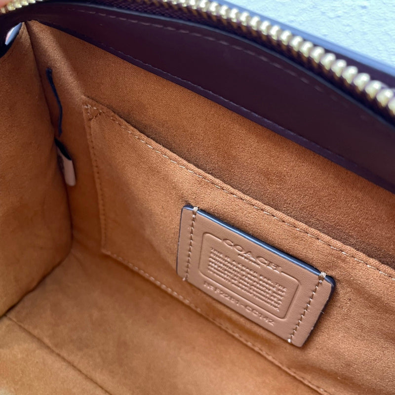 COZY - CAH Bags - 562