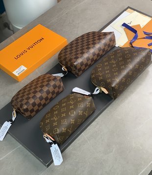 COZY - LOV Wallets - 282
