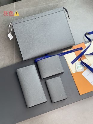 COZY - LOV Wallets - 447