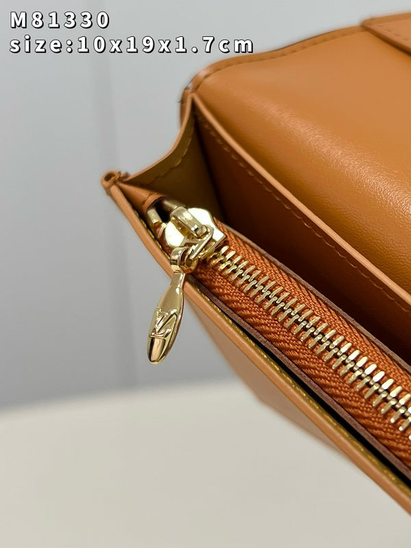 COZY - LOV Wallets - 426