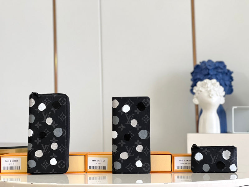 COZY - LOV Wallets - 285