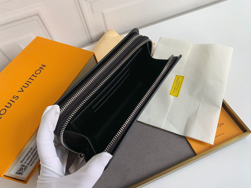 COZY BAGS - LOV Wallets - 685