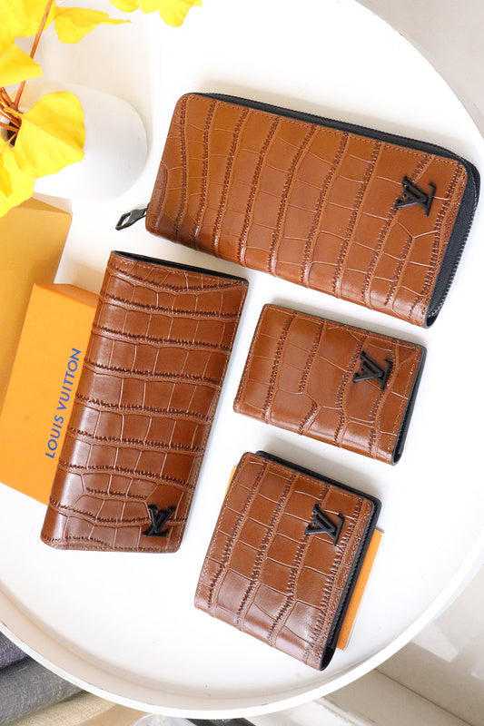 COZY - LOV Wallets - 499