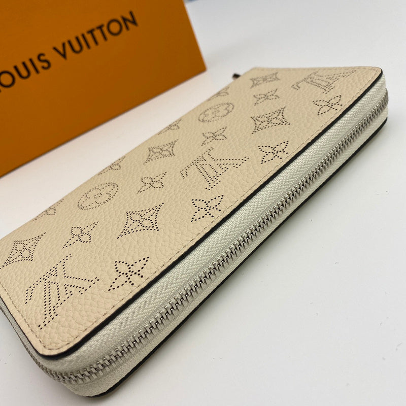 COZY - LOV Wallets - 516