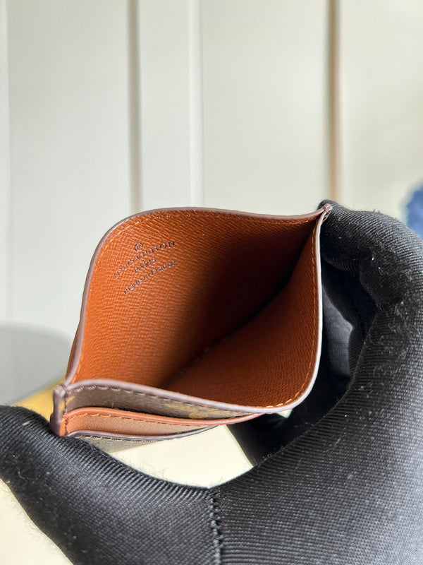 COZY - LOV Wallets - 485