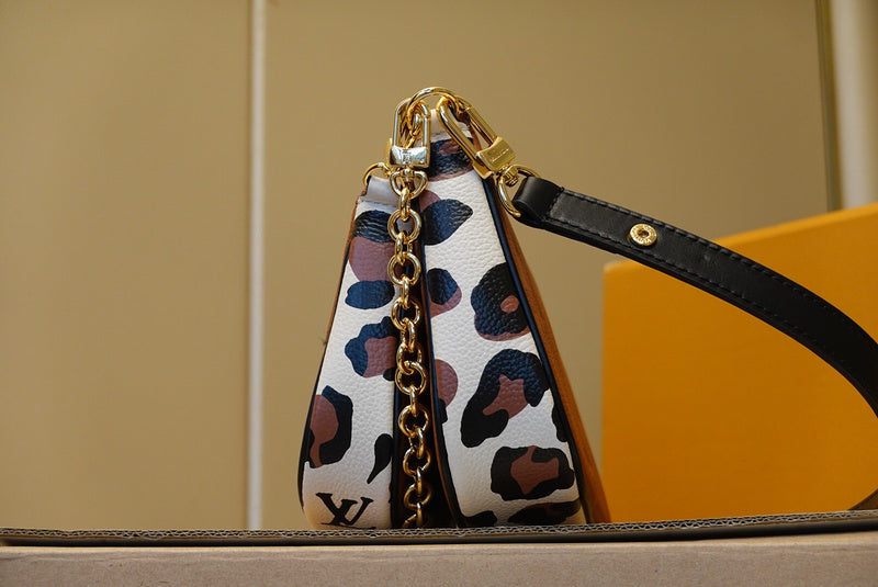 COZY BAGS - LOV Bags - 1974