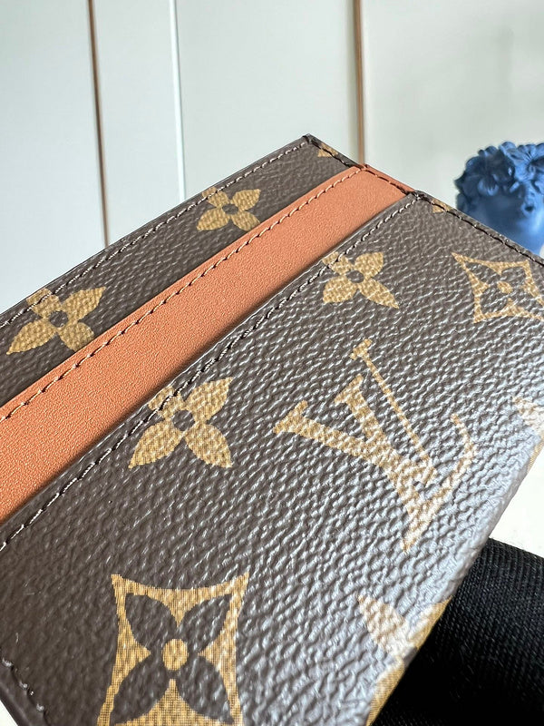 COZY - LOV Wallets - 485