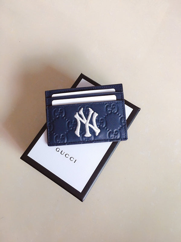 COZY - Guki Card Case - 081