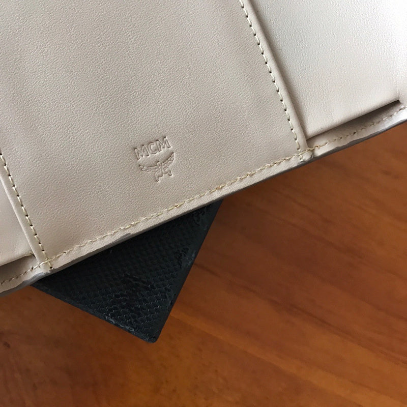 JB - MQM Wallets - 086