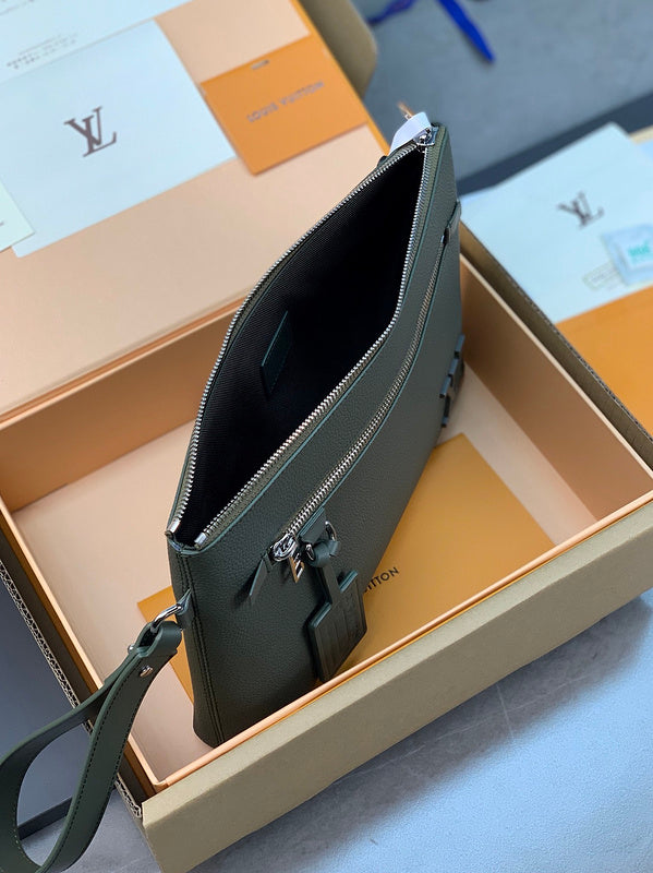 COZY - LOV Wallets - 204