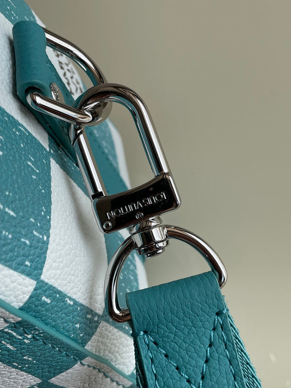 JB - LOV Travel Bags - 217