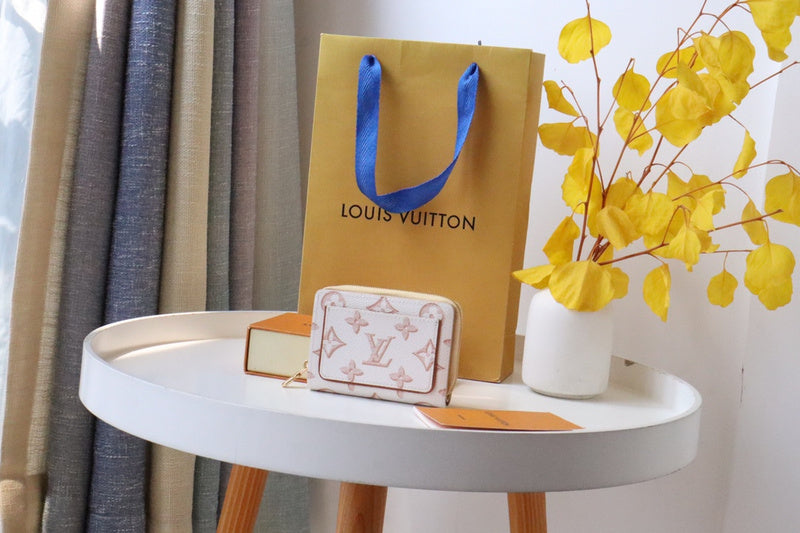 COZY - LOV Wallets - 484