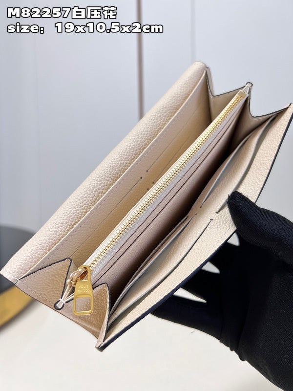 COZY - LOV Wallets - 184