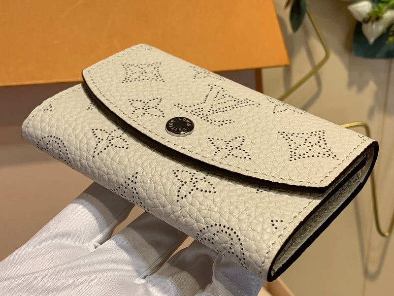COZY - LOV Wallets - 387