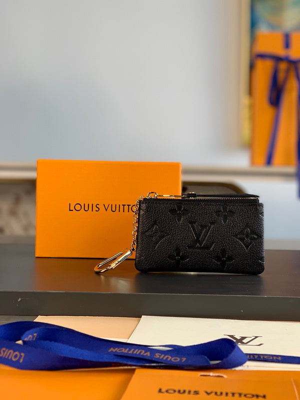 COZY - LOV Wallets - 470
