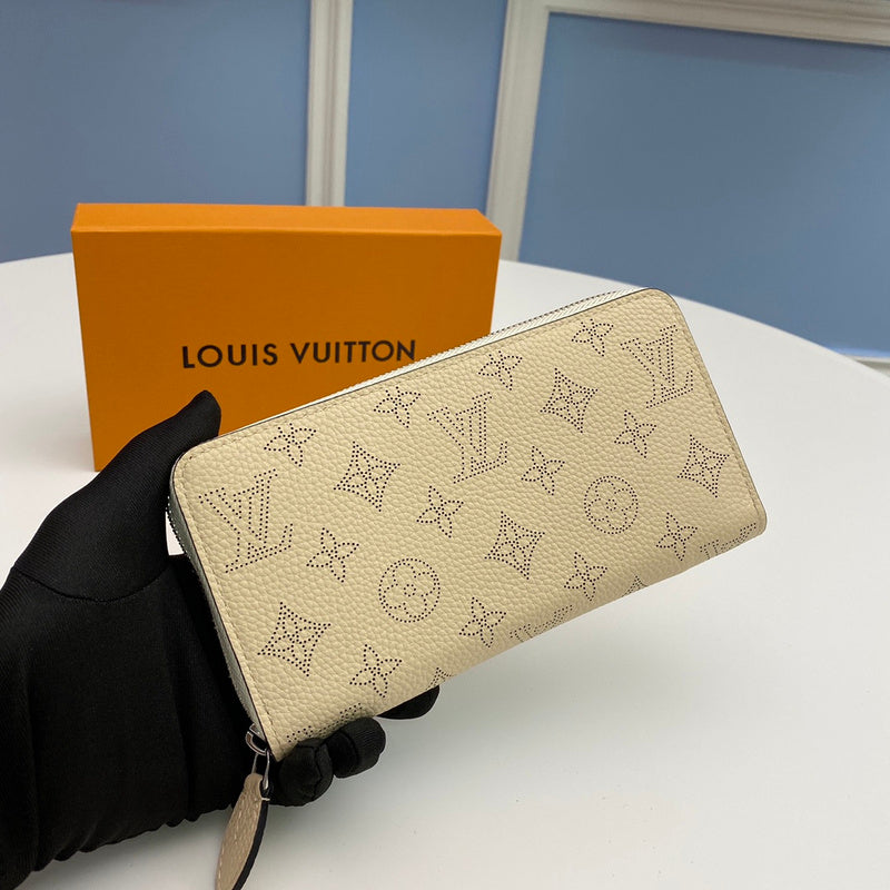 COZY - LOV Wallets - 516
