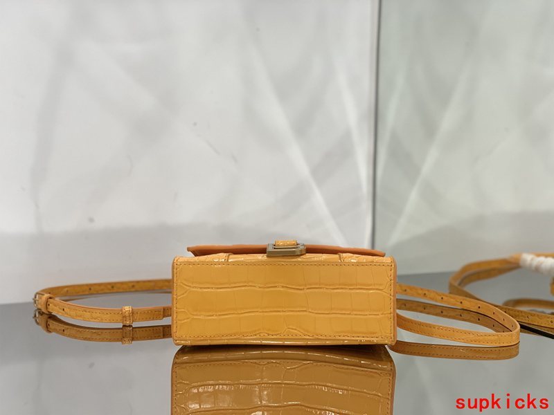 COZY BAGS - BG Hourglass Bags - 136