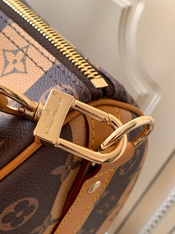 JB - LOV Travel Bags - 193