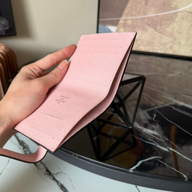 COZY - LOV Wallets - 112