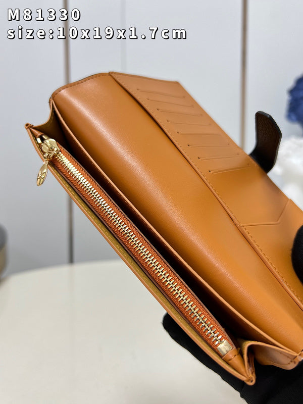 COZY - LOV Wallets - 426