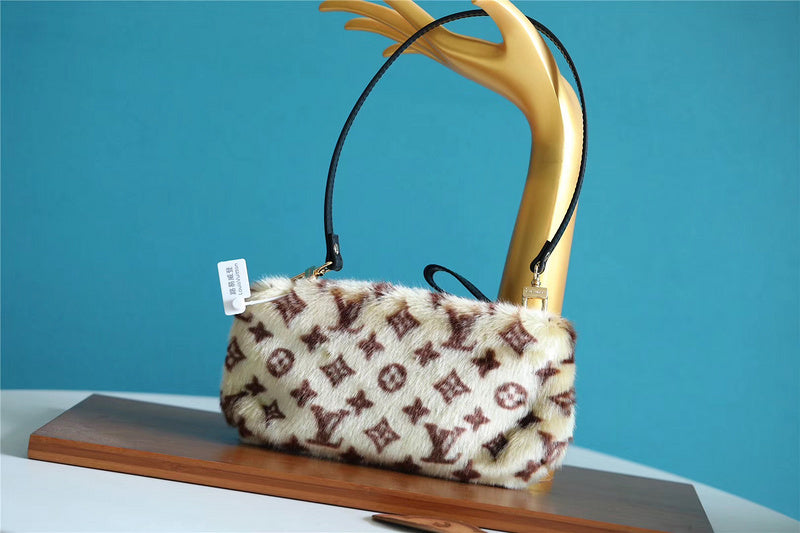 COZY - LOV Lady Bags - 1962