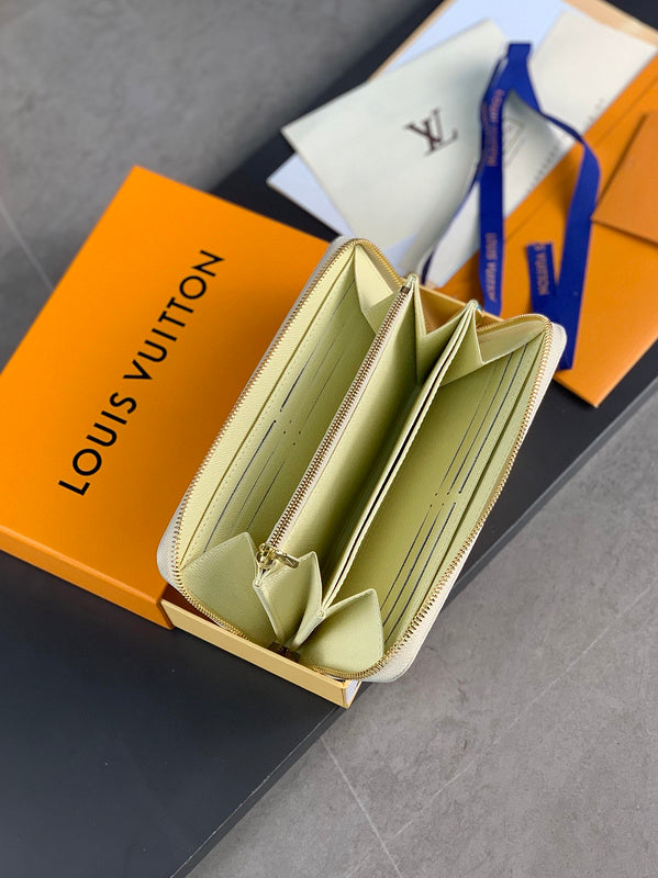COZY - LOV Wallets - 223