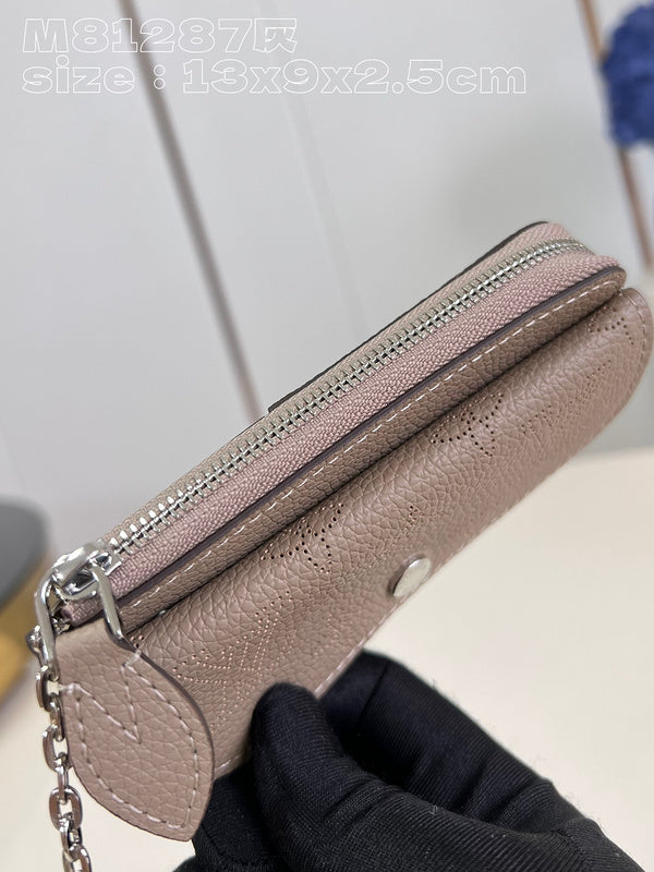COZY - LOV Wallets - 057