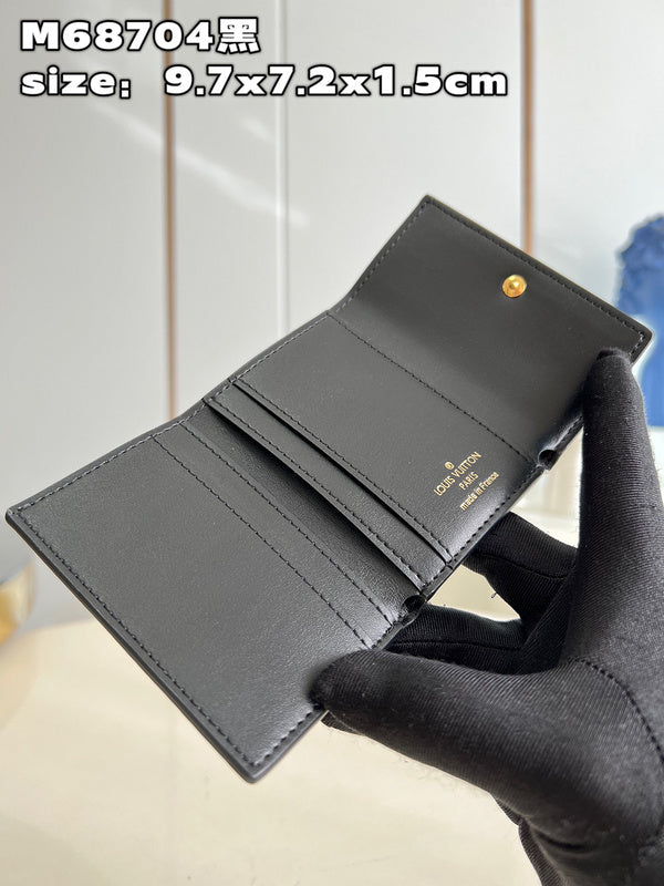 COZY - LOV Wallets - 424