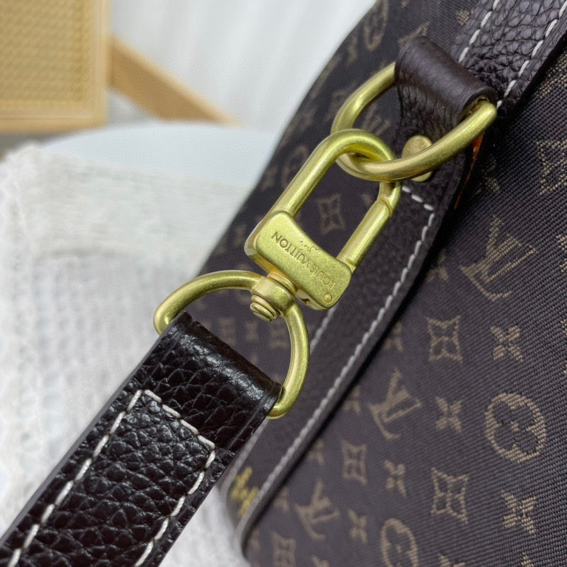 JB - LOV Travel Bags - 028