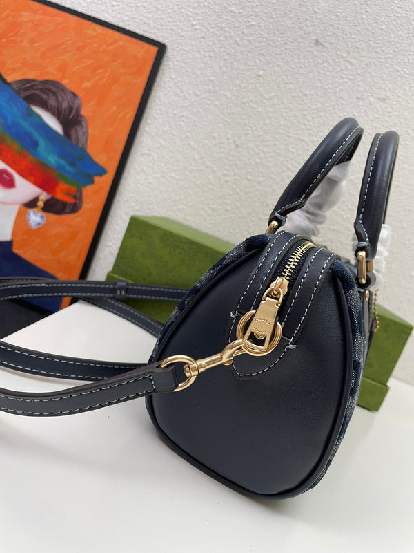 COZY - CAH Bags - 310