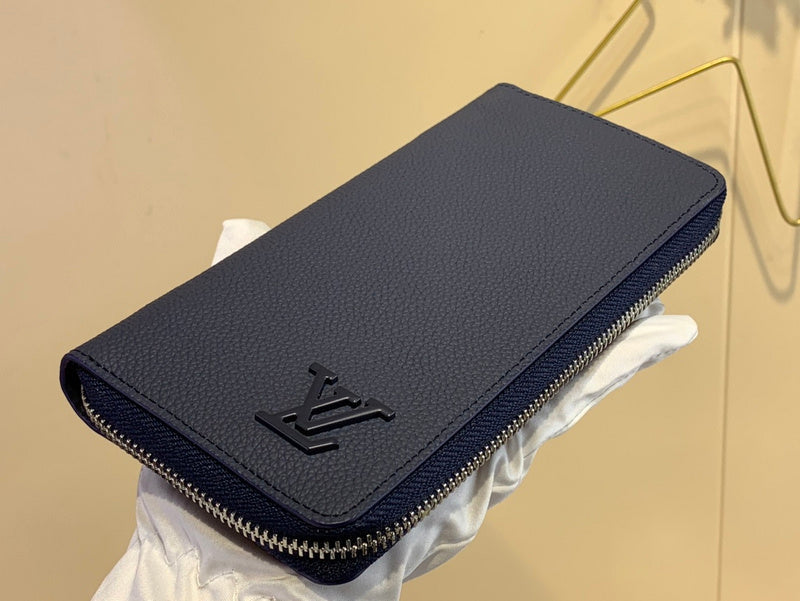 COZY - LOV Wallets - 215