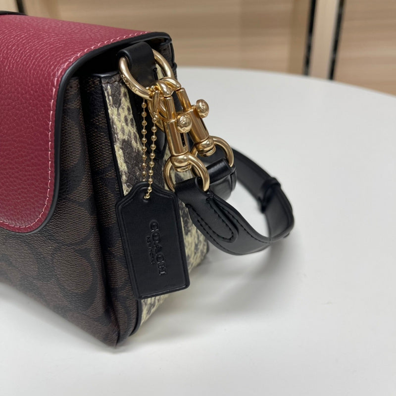 COZY - CAH Bags - 580