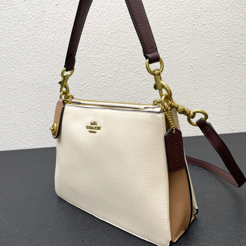 COZY - CAH Bags - 559