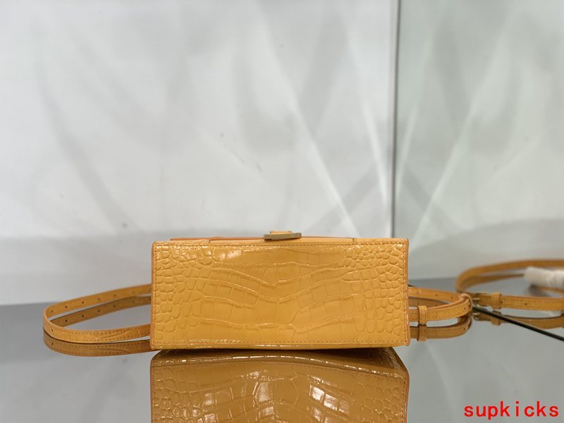 COZY BAGS - BG Hourglass Bags - 138