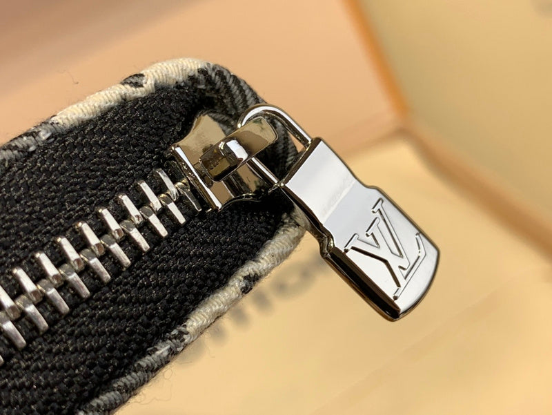 COZY - LOV Wallets - 367