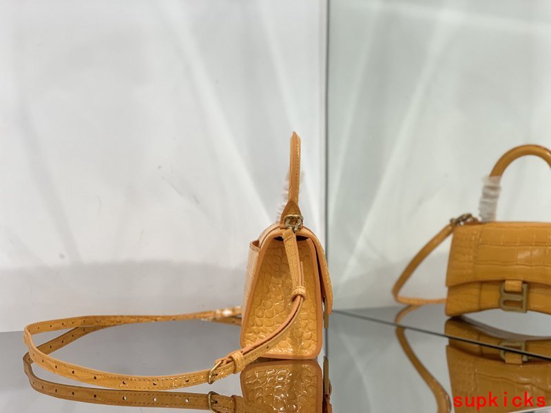 COZY BAGS - BG Hourglass Bags - 136