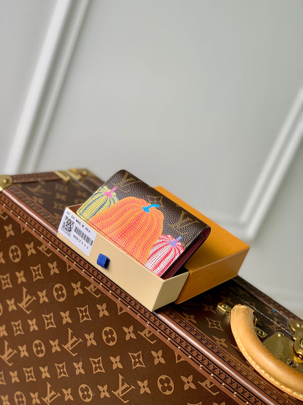 COZY - LOV Wallets - 205