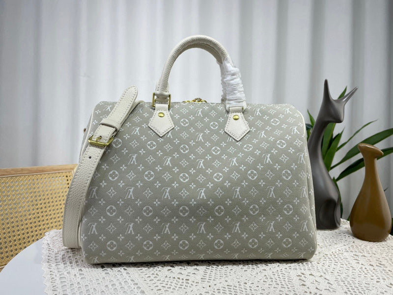 JB - LOV Travel Bags - 049