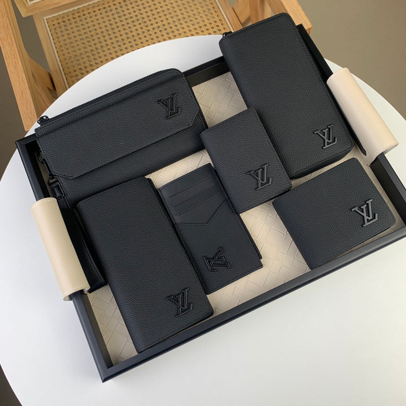 COZY BAGS - LOV Card Case - 005