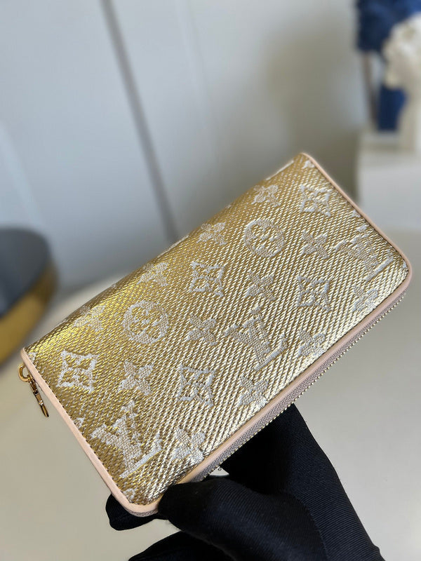 COZY - LOV Wallets - 070