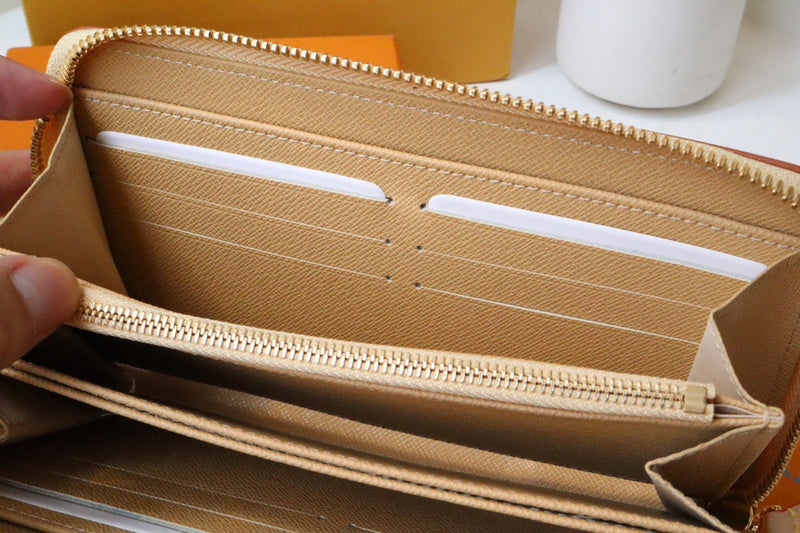 COZY - LOV Wallets - 476