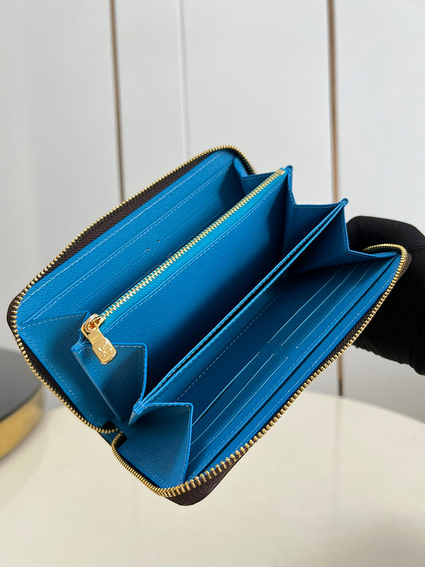 COZY - LOV Wallets - 434