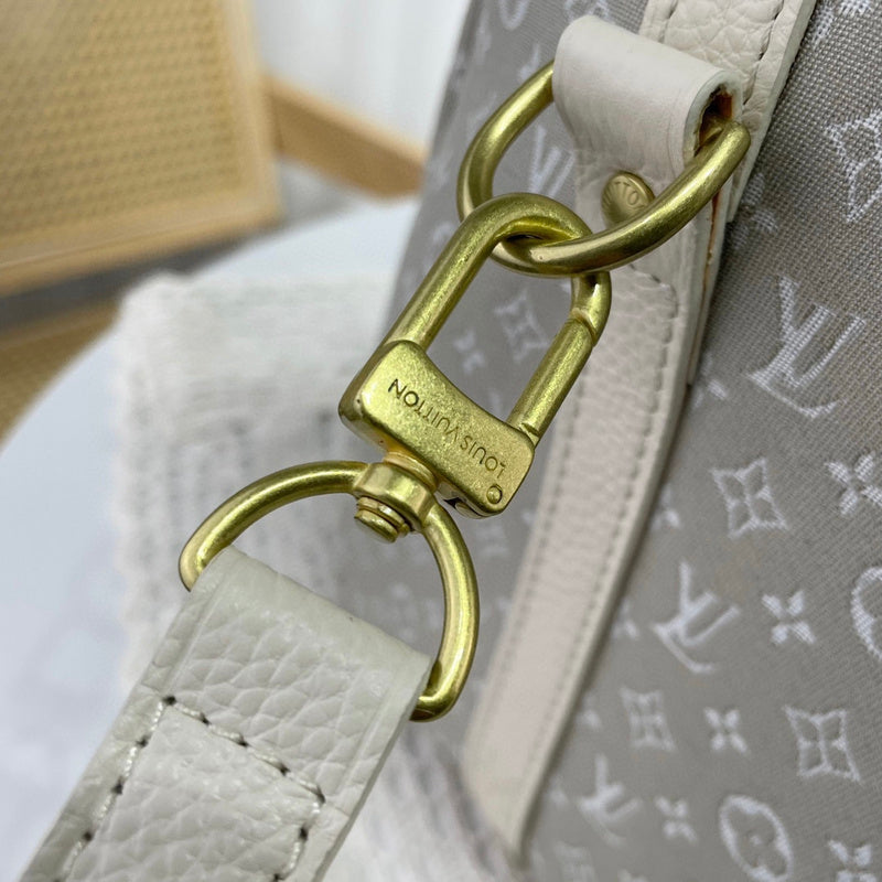 JB - LOV Travel Bags - 049