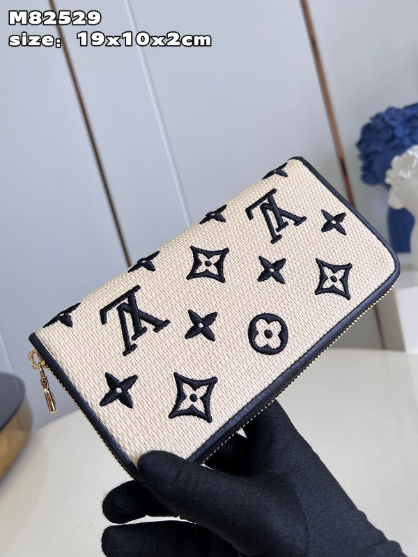 COZY - LOV Wallets - 134