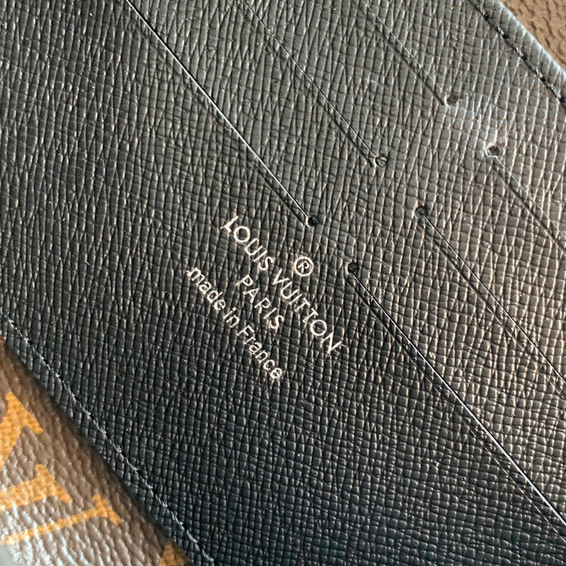 COZY - LOV Wallets - 495