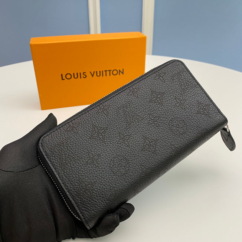 COZY - LOV Wallets - 515