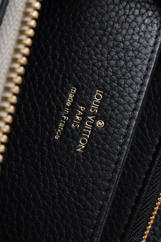 COZY BAGS - LOV Wallets - 647