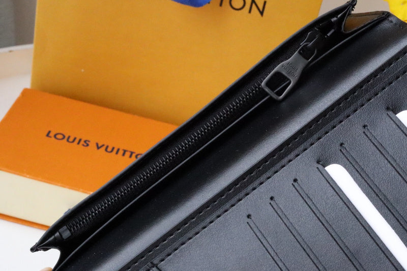 COZY - LOV Wallets - 496