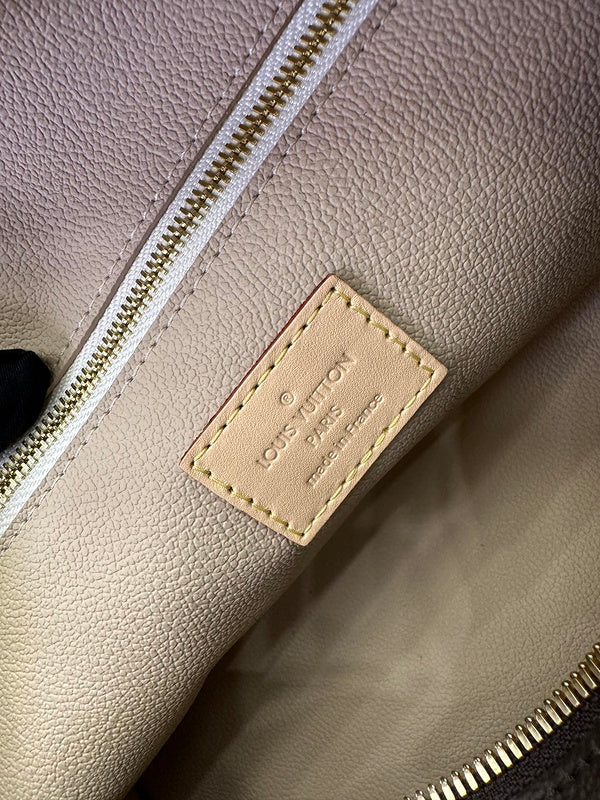 COZY - LOV Wallets - 096